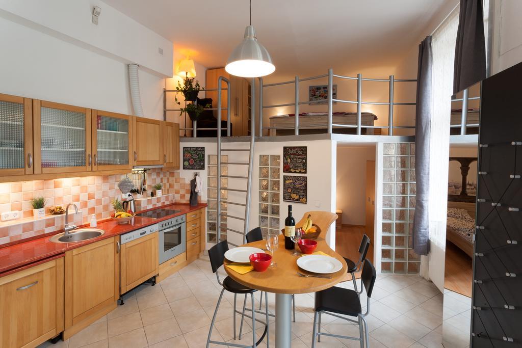 Feel At Home Apartment Budapest Exterior photo